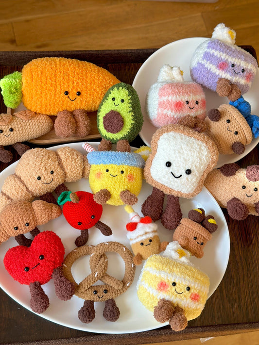 Crochet bakery Croissant Baguette fruit vegetable bread birthday cakes breads dessert Plush handmade amigurumi heart birthdaygifts